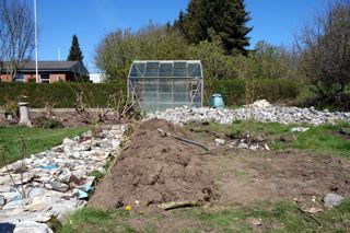Hügelkultur - raised beds on wood