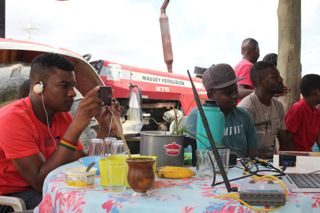 Roda de conversa na Associação da comunidade quilombola Divino Espírito Santo.